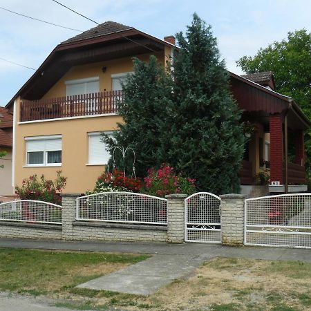 Zsuzsi Apartman Zalakaros Ngoại thất bức ảnh